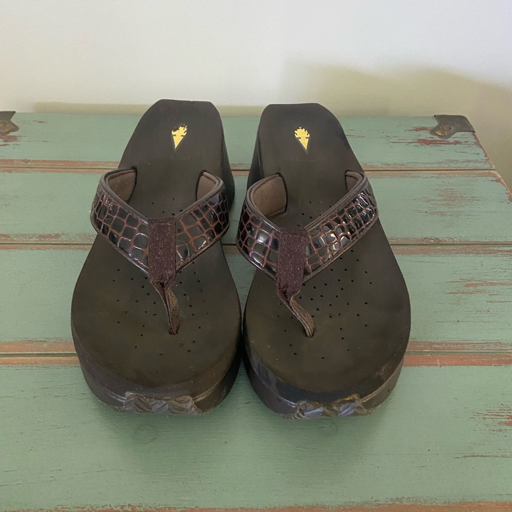 Volatile Brown Croc-Print Platform Flip Flop Sandals